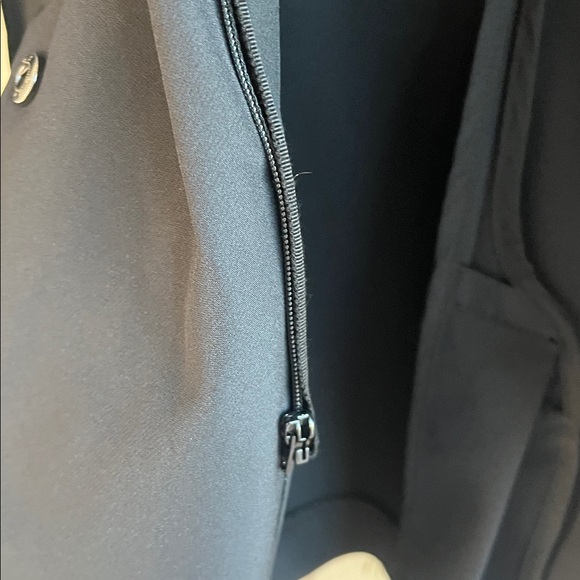 Quince Scuba Single-Breasted Convertible Blazer - Picture 16 of 16